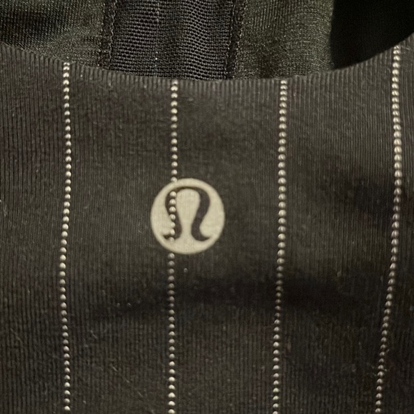 Luluemon active tank - Picture 11 of 14